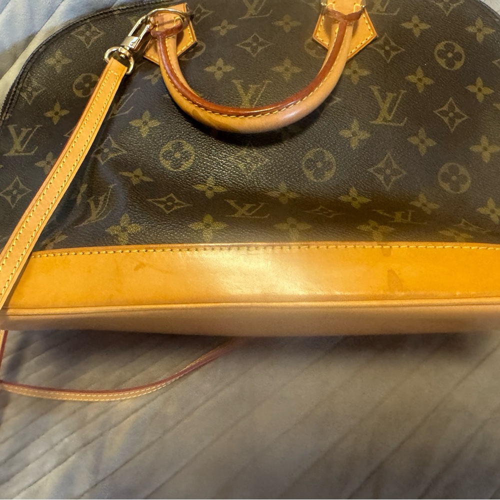 Louis Vuitton Monogram ALMA - Picture 2 of 6